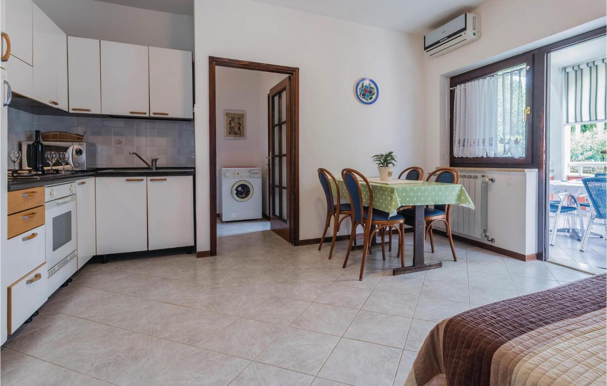 2 Bedroom Beautiful Apartment In Savudrija Exterior photo